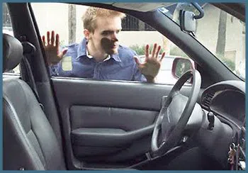 Safe Key Shop West Warwick, RI 401-262-0972 - 19-locked-keys-in-car